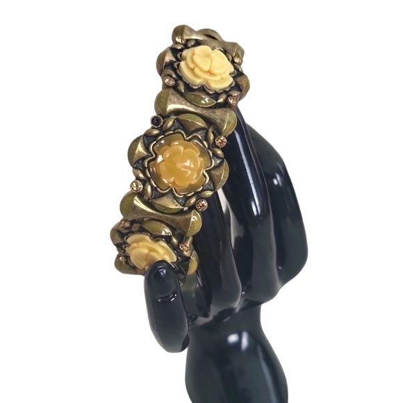 Vintage Antiqued Goldtone Resin Floral Design Retro Stretch Bracelet - Picture 2 of 8